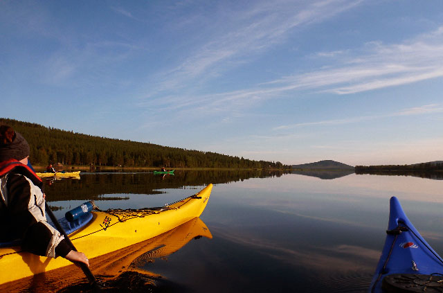 Med kajak i Storträsk med Helenessleddogs